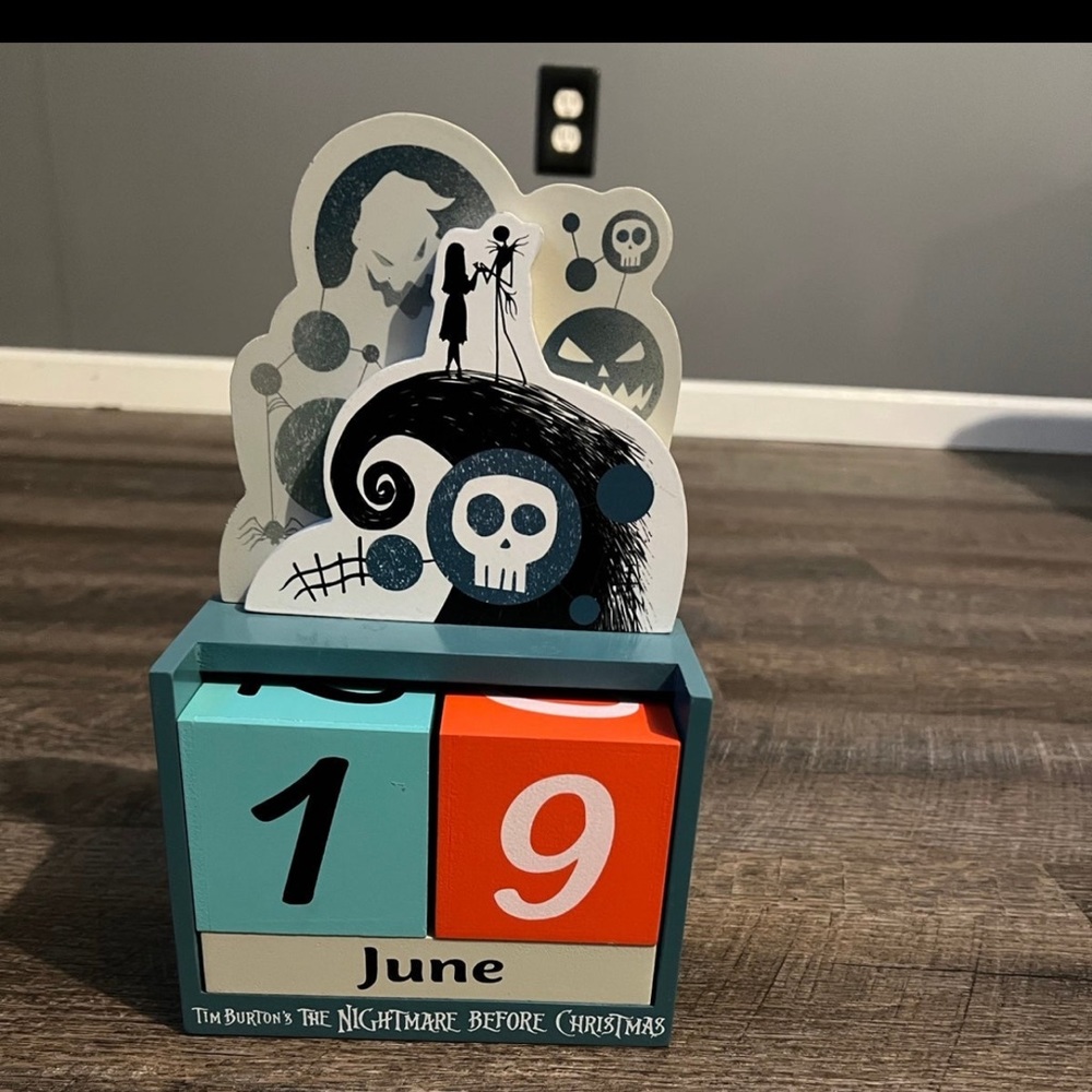 BNWT nbc calendar